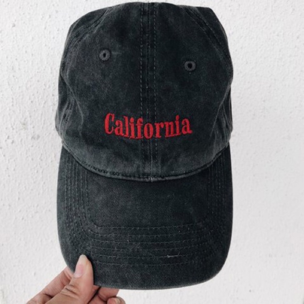 💙SOLD💙 Brandy Melville California Gray Cap - Picture 1 of 4